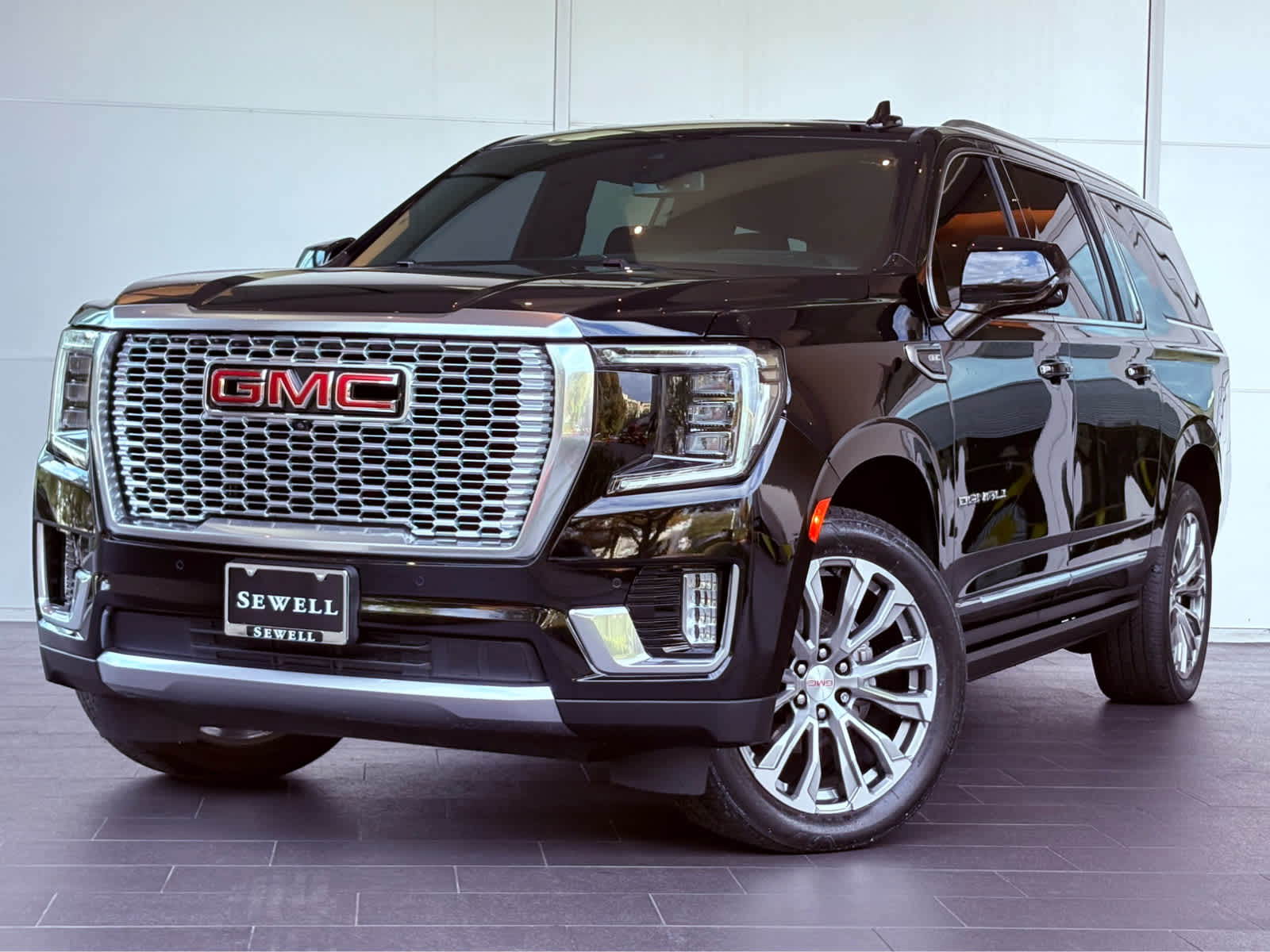 2022 GMC Yukon XL Denali's photo