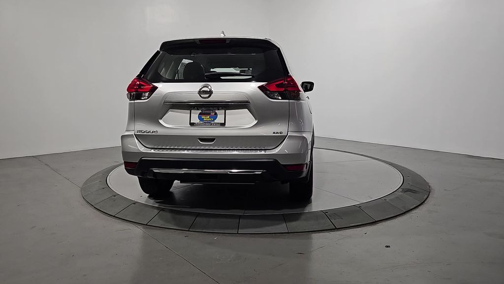 2017 Nissan Rogue S photo 3