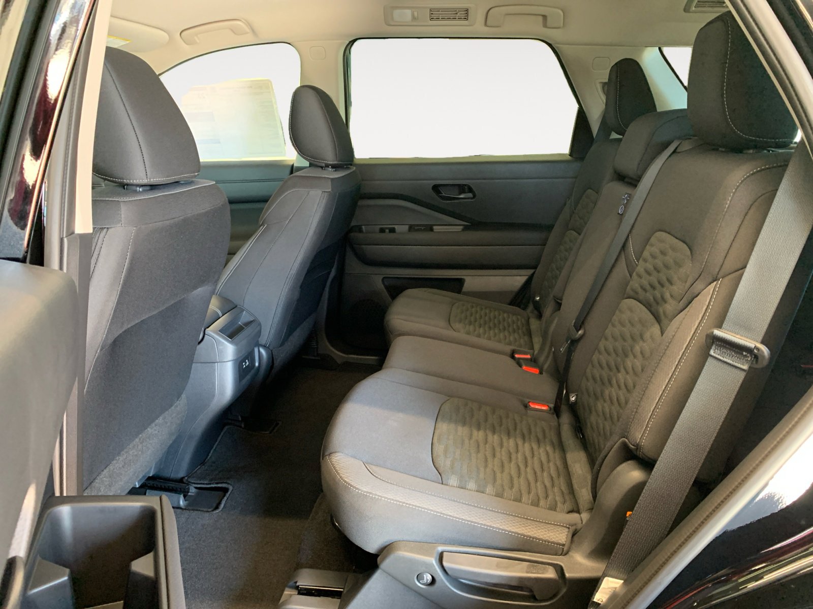 2025 Nissan Pathfinder S photo 20