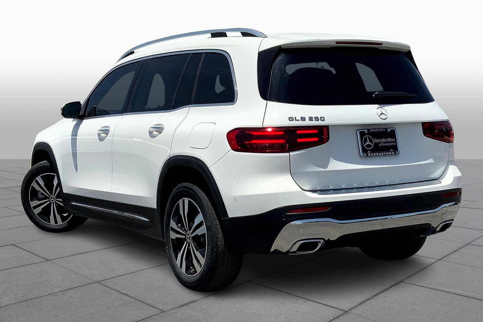 2025 Mercedes Benz GLB 250 photo 4