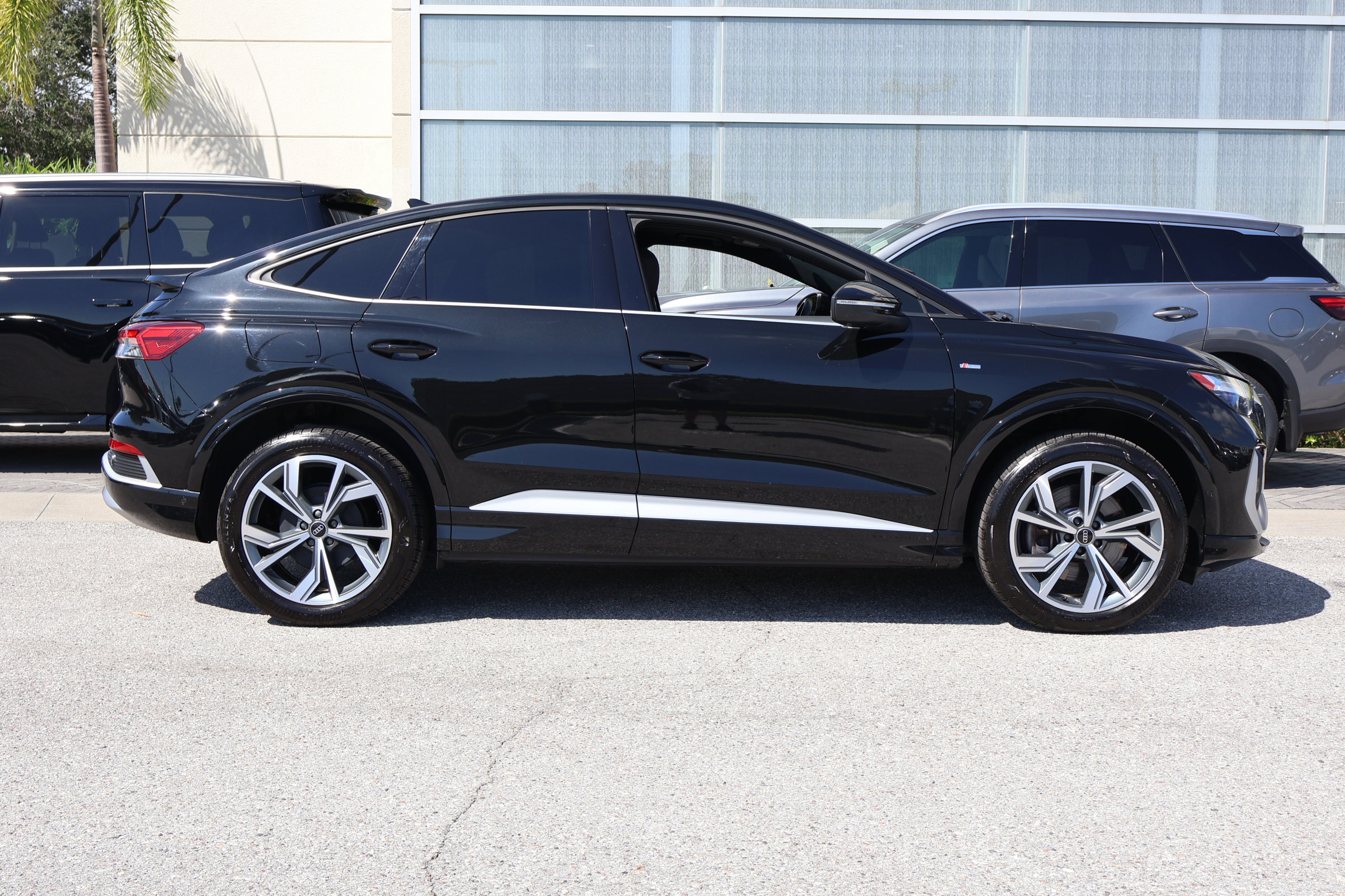 2024 Audi Q4 50 55 E-tron Premium Plus photo 4
