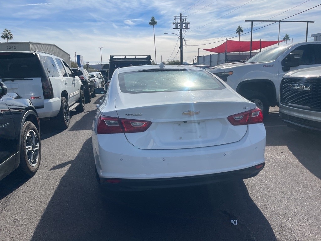 2024 Chevrolet Malibu 1LT photo 3