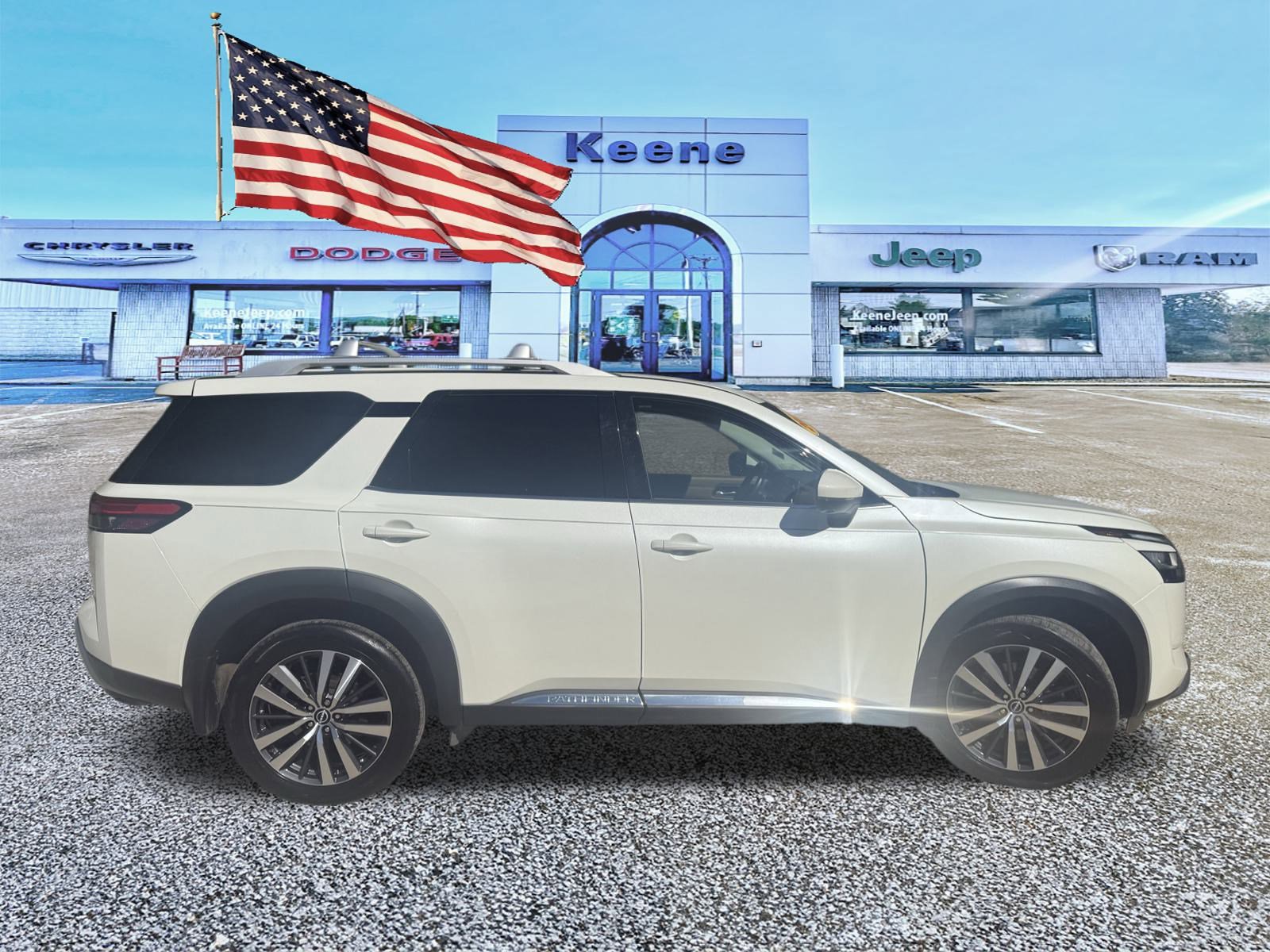 2022 Nissan Pathfinder Platinum photo 4