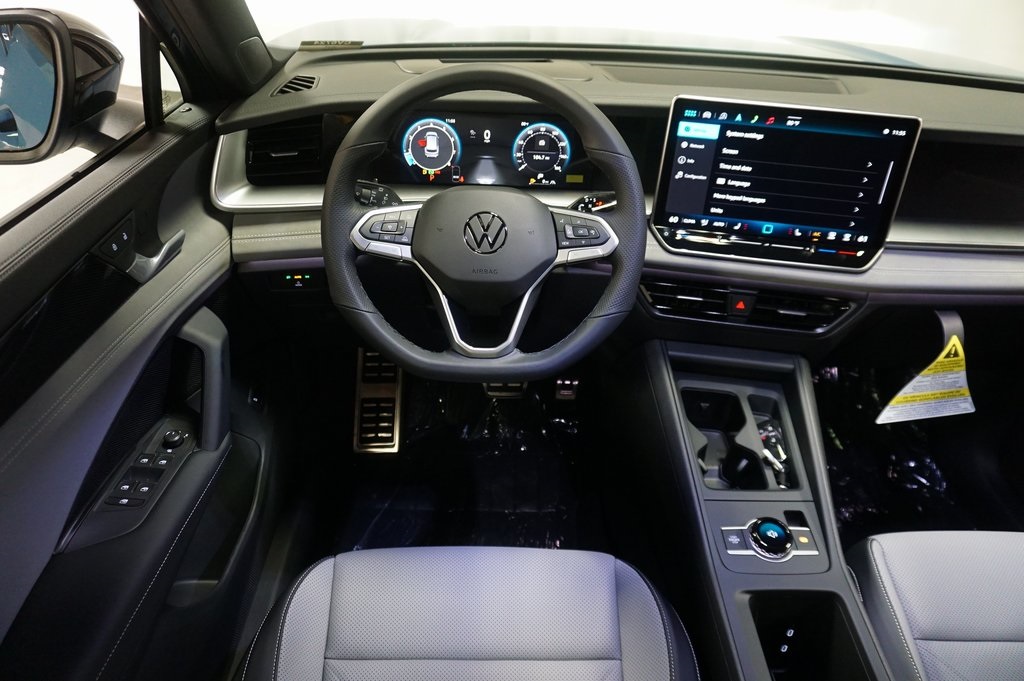 2025 Volkswagen Tiguan SE R-Line Black photo 11