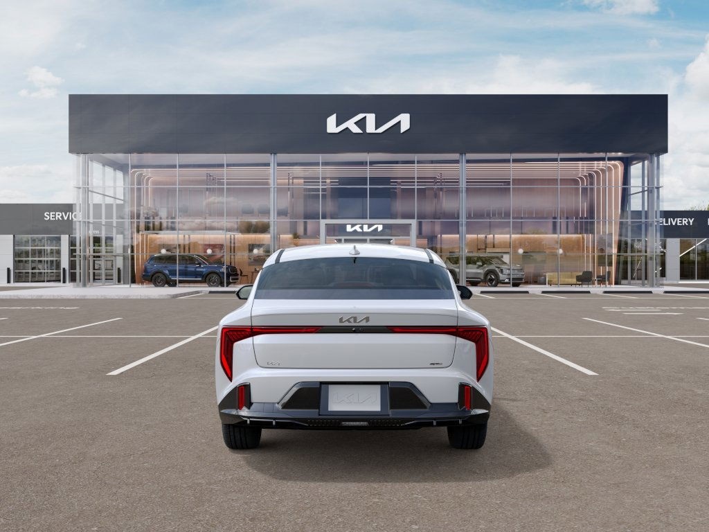 2025 Kia K4 GT-Line photo 3