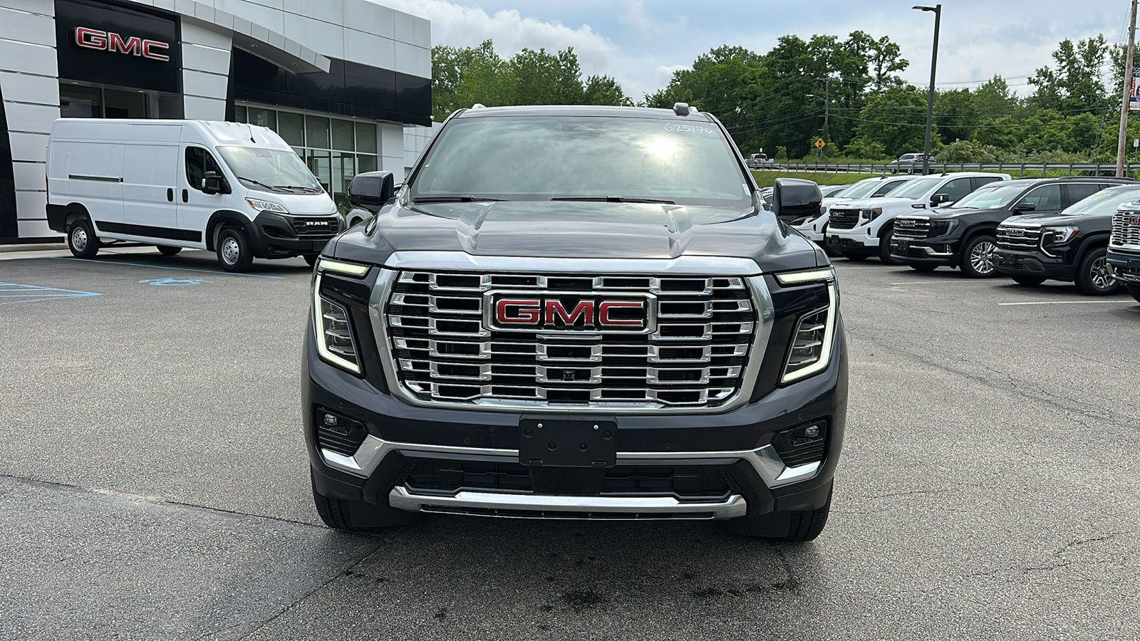 2025 Gmc Yukon XL Denali photo 3