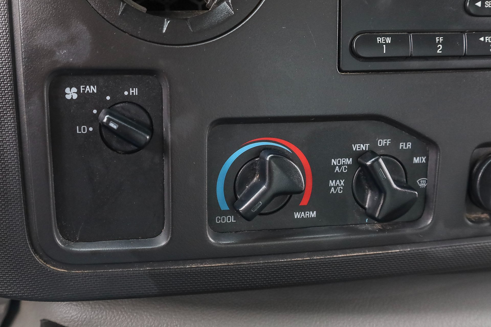 2019 Ford E-450 photo 15