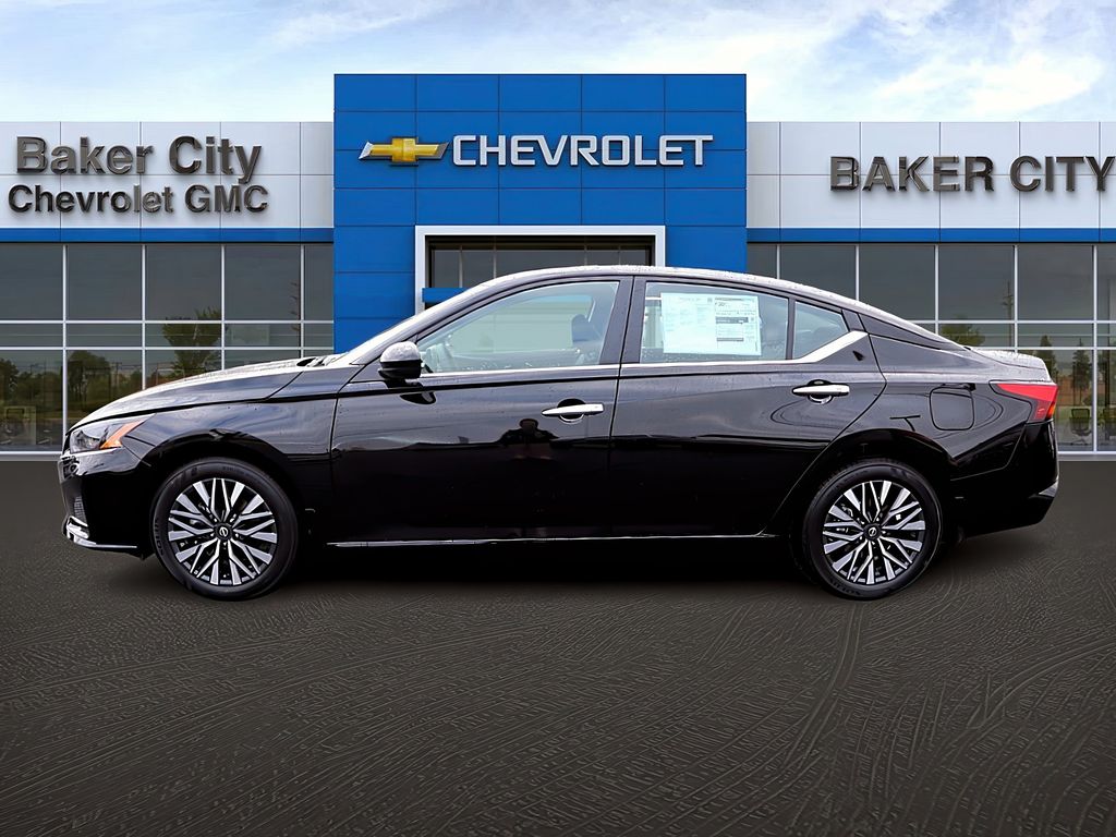 2024 Nissan Altima 2.5 SV photo 4