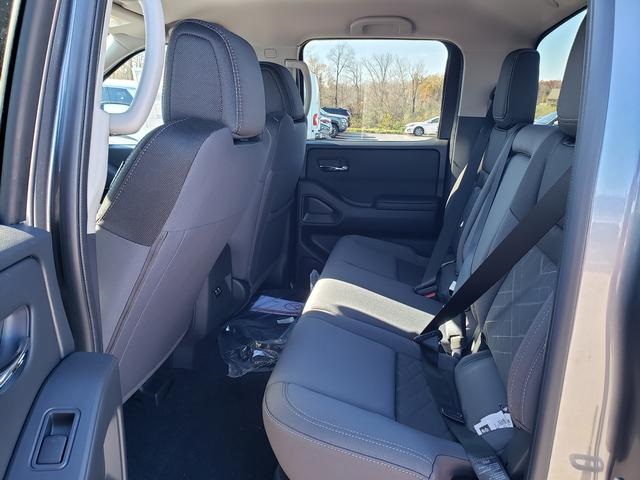 2025 Nissan Frontier Crew Cab SV photo 13