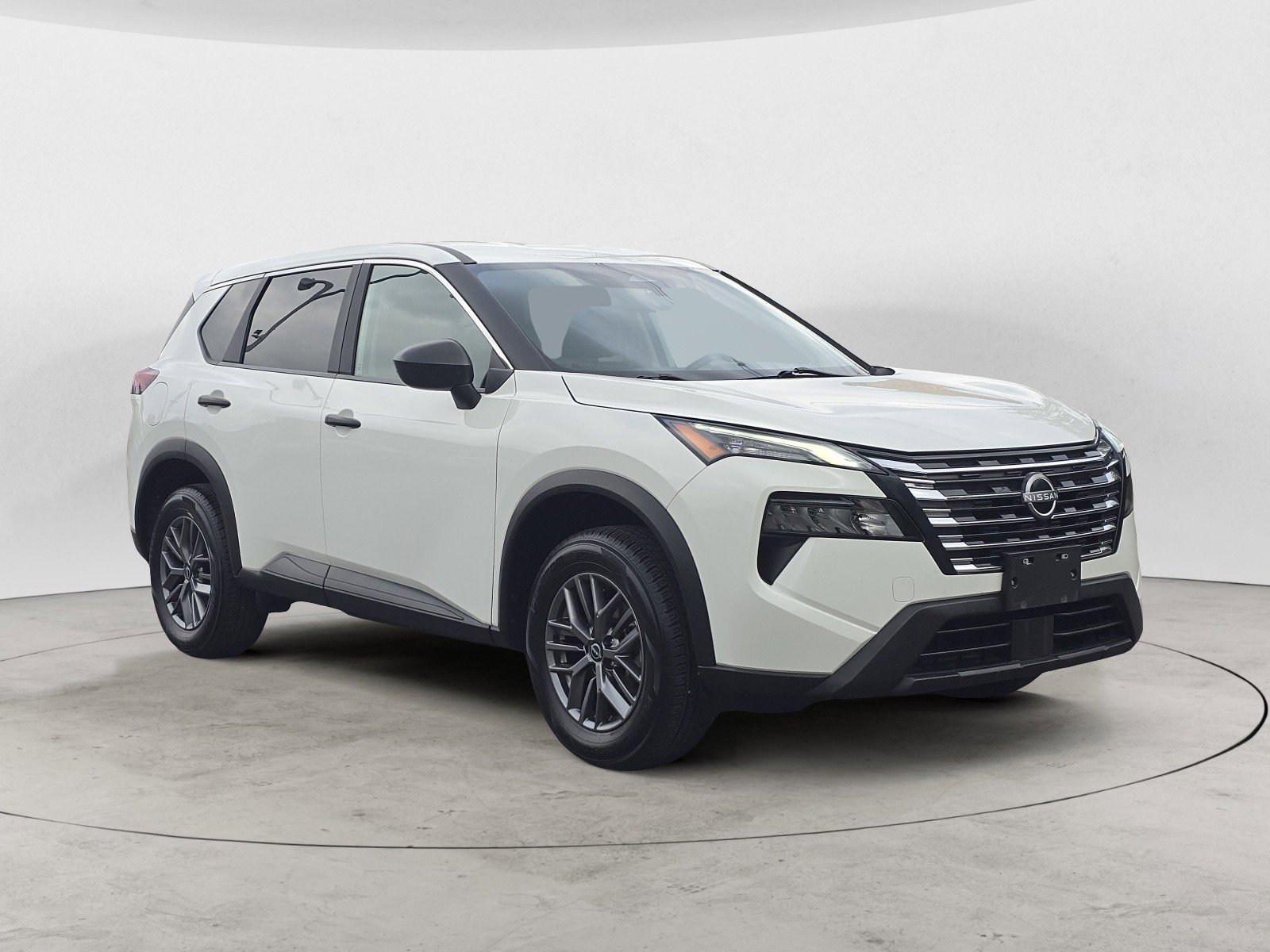 2024 Nissan Rogue S's photo