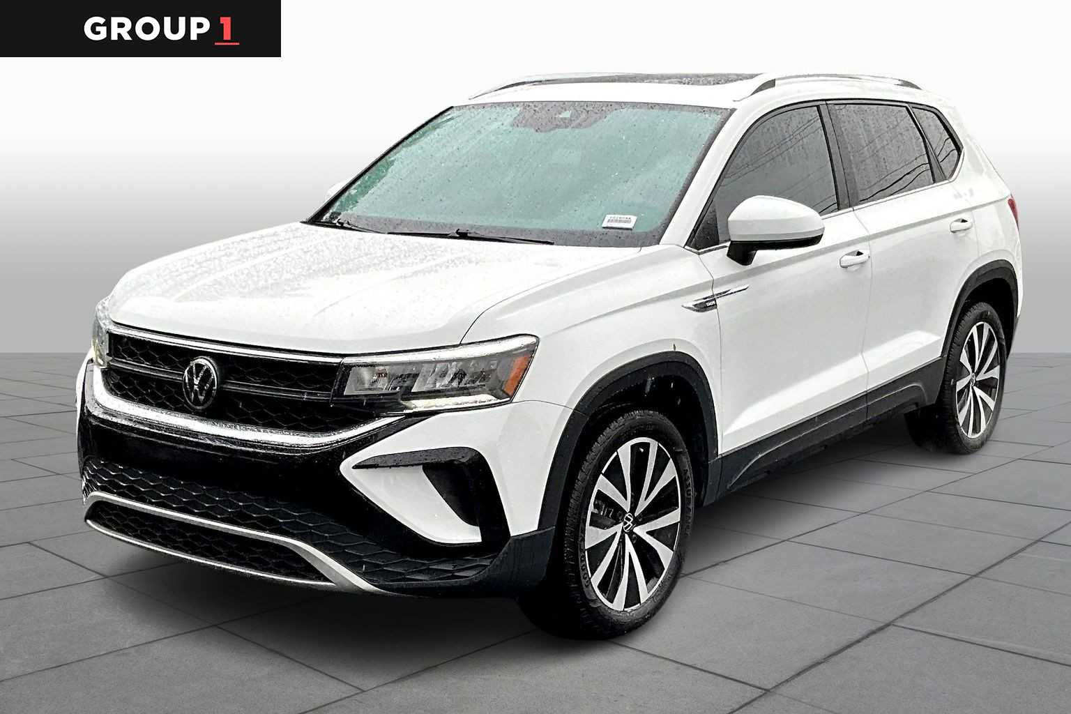 2023 Volkswagen Taos SE's photo