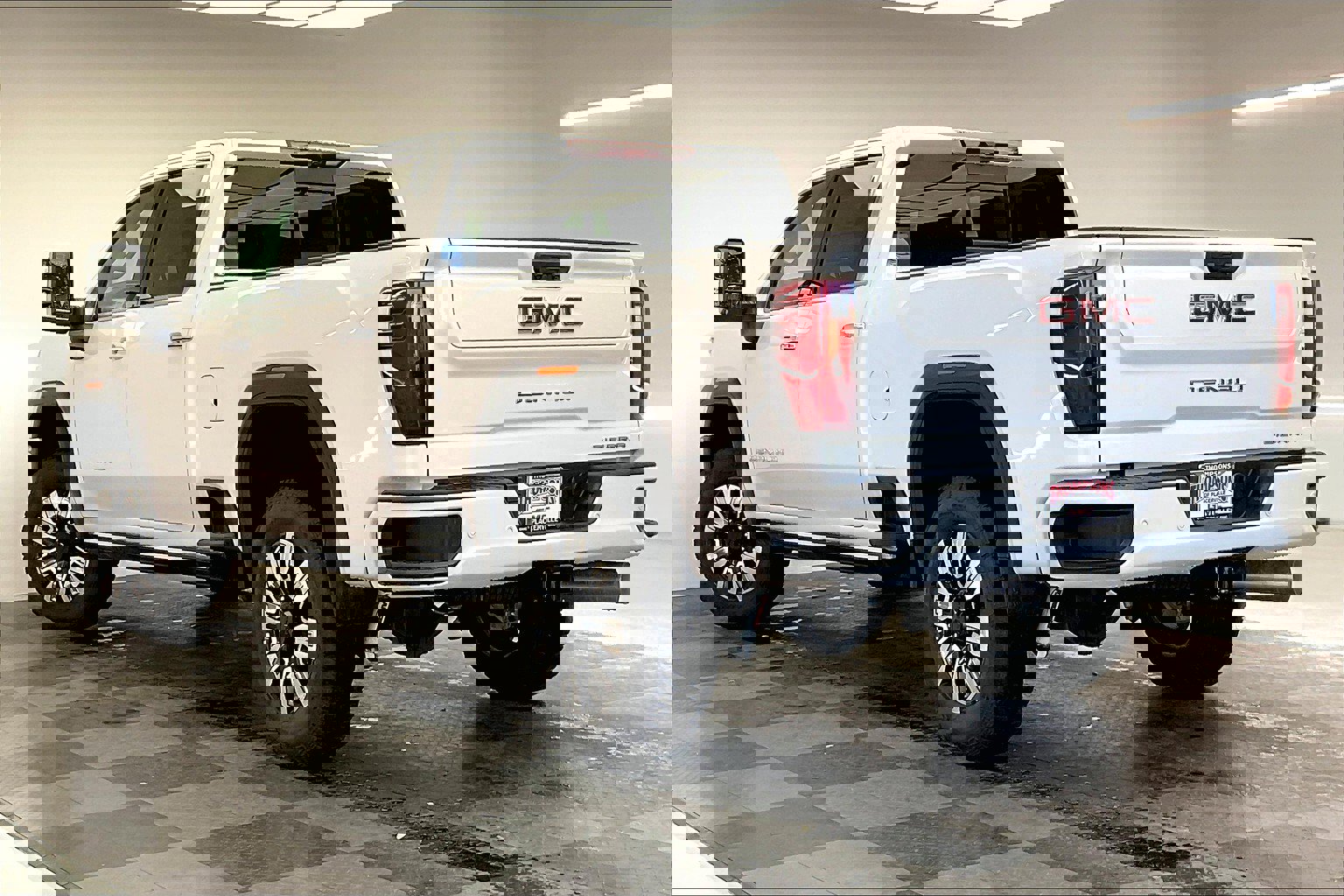 2025 Gmc Sierra 3500 HD Denali photo 2
