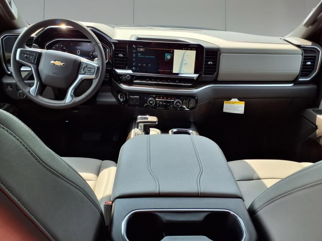 2025 Chevrolet Silverado 1500 LT photo 12