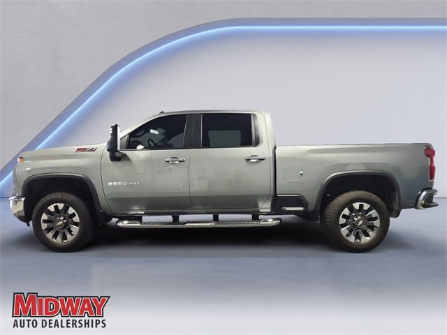 2025 Chevrolet Silverado 2500HD LT photo 2