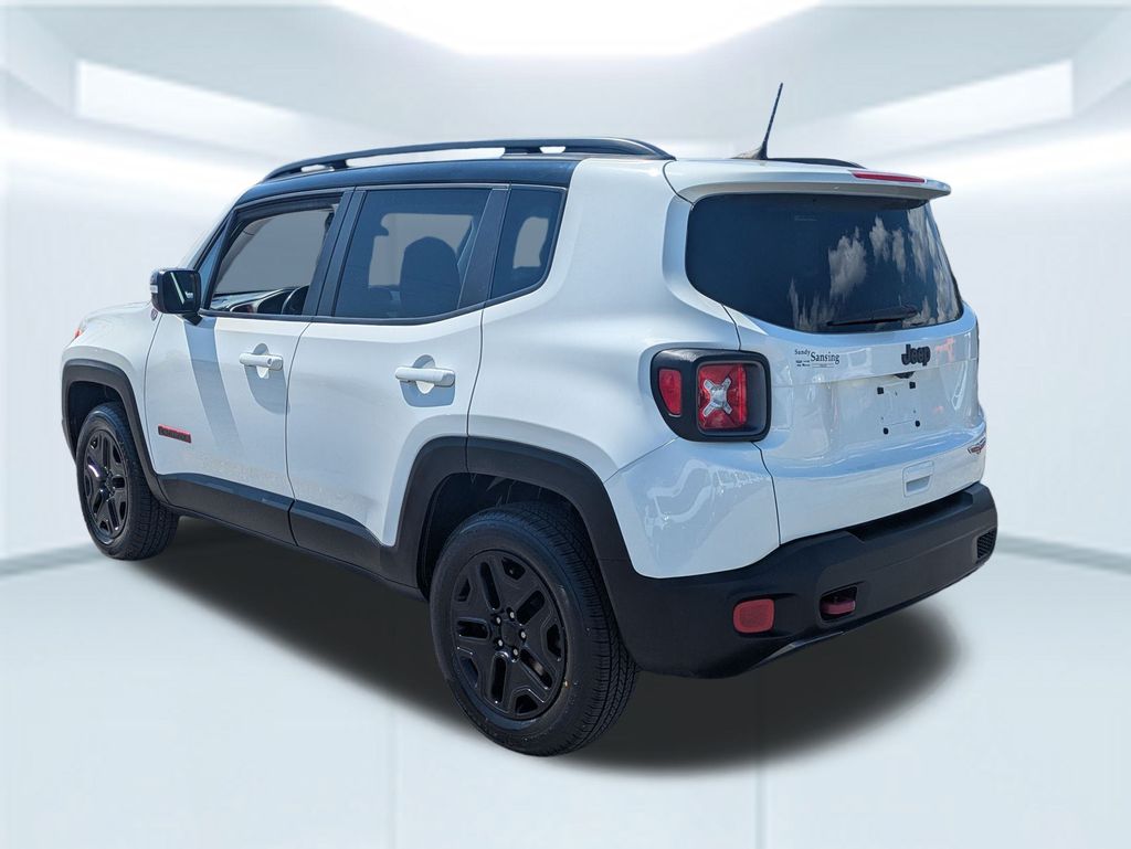 2018 Jeep Renegade Trailhawk photo 2