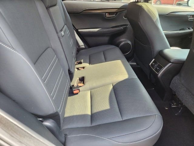 2019 Lexus NX 300h Luxury photo 5