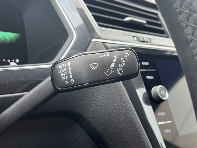 2024 Volkswagen Tiguan SE R-Line Black photo 35
