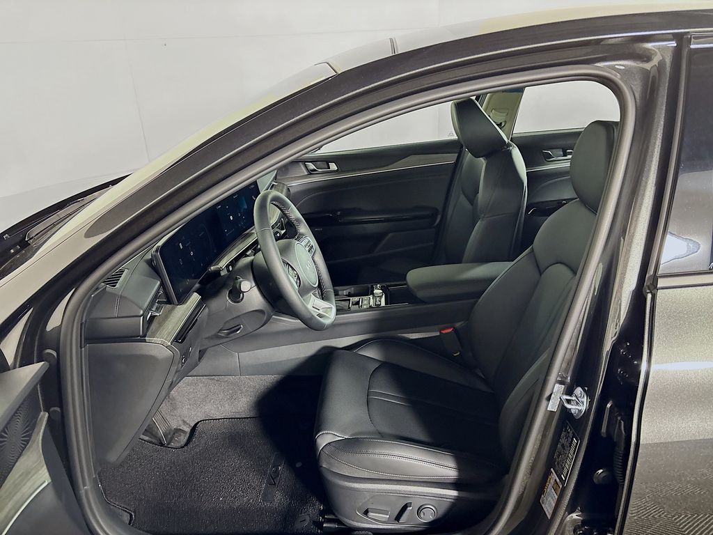 2025 Kia K5 EX photo 11