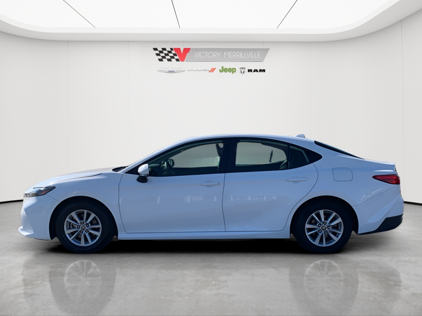 2025 Toyota Camry LE photo 2