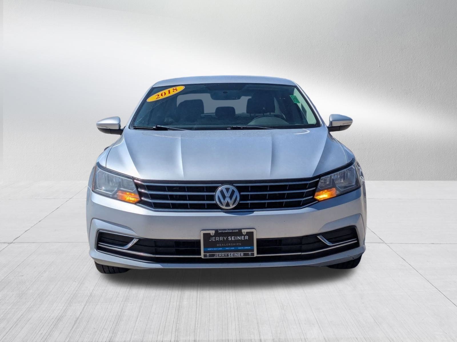 2018 Volkswagen Passat 2.0T S photo 9