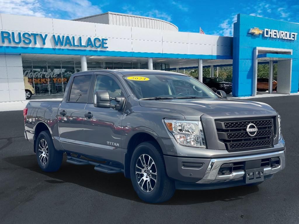 2024 Nissan Titan SV's photo