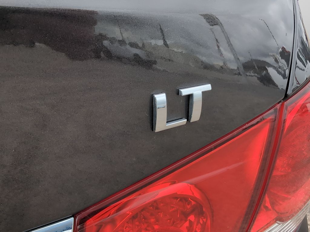 2016 Chevrolet Cruze LT photo 24