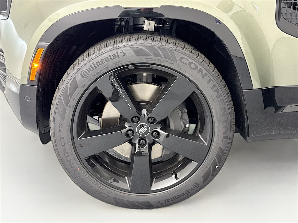 2025 Land Rover Defender 110 X-Dynamic SE photo 27