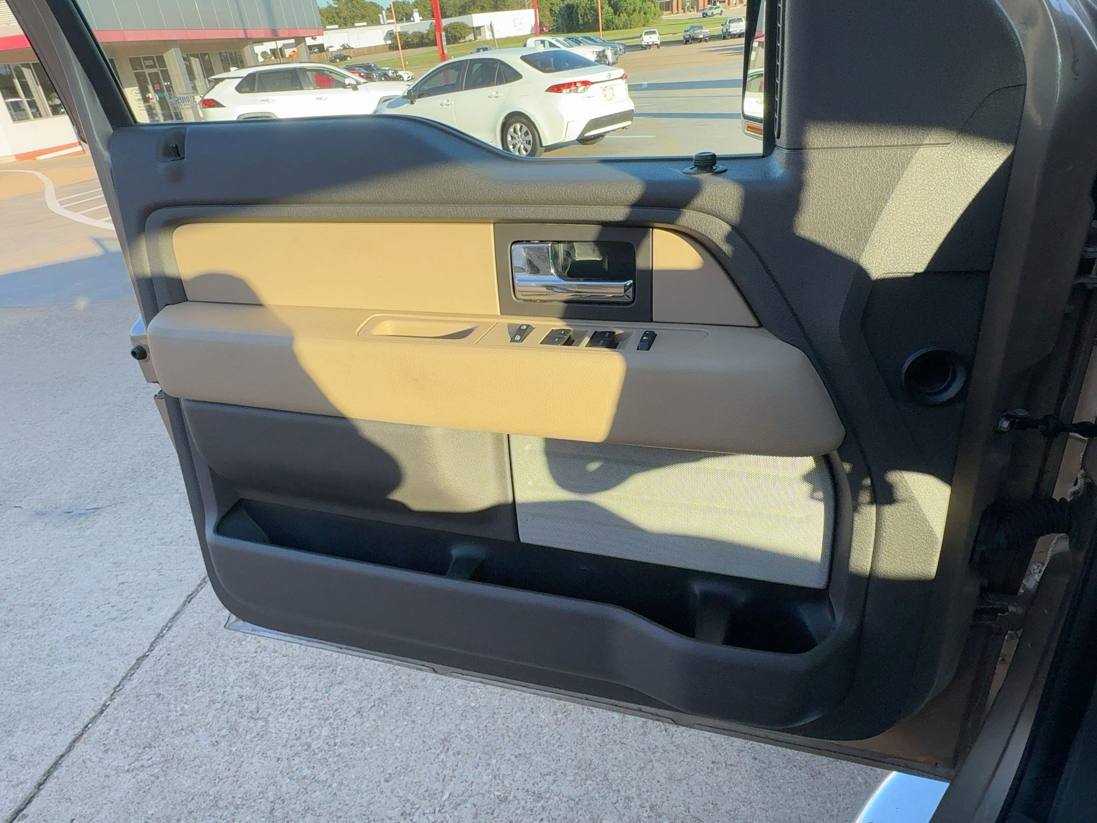 2014 Ford F-150 XLT photo 17