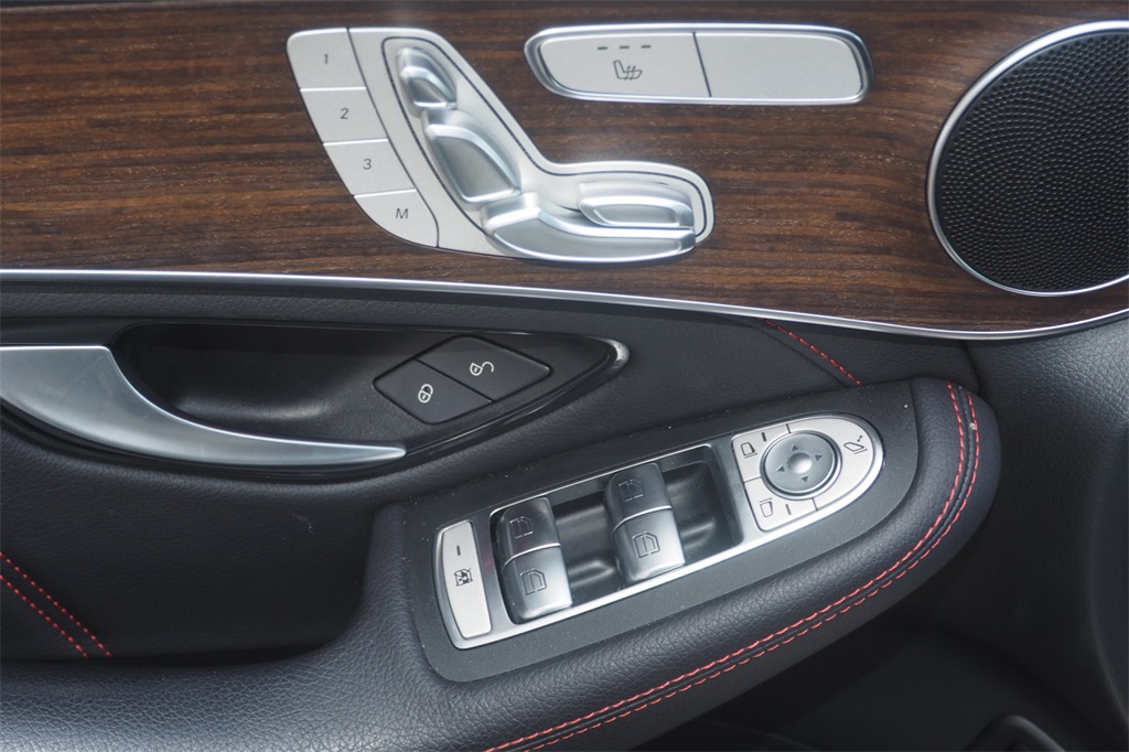 2022 Mercedes Benz GLC 43 photo 7