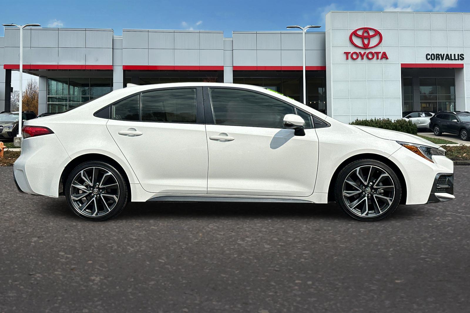 2022 Toyota Corolla XSE photo 2