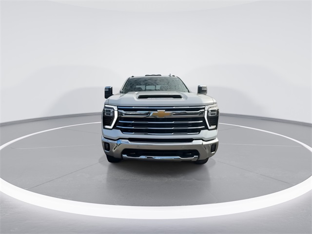 2024 Chevrolet Silverado 3500HD LTZ photo 3