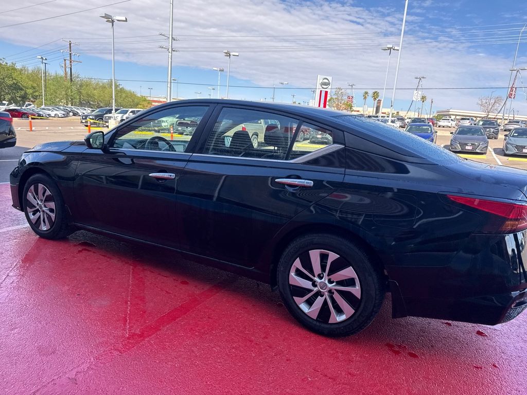 2023 Nissan Altima 2.5 S photo 14