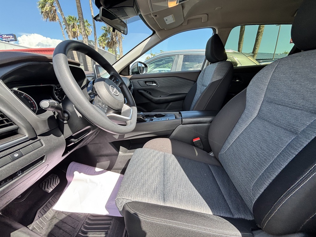 2023 Nissan Rogue SV photo 14