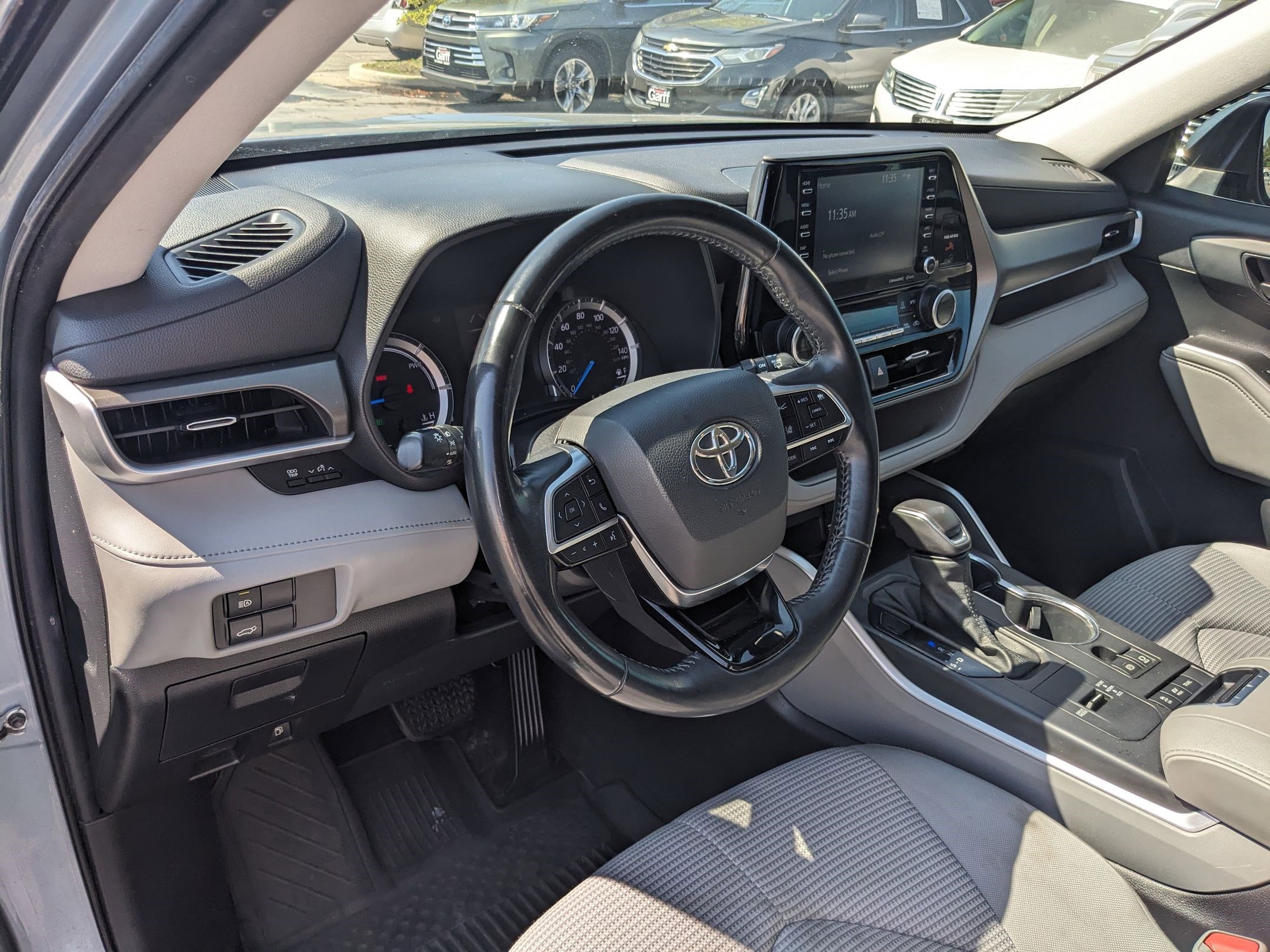 2021 Toyota Highlander Hybrid LE photo 13