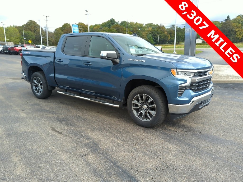 2024 Chevrolet Silverado 1500 LT's photo