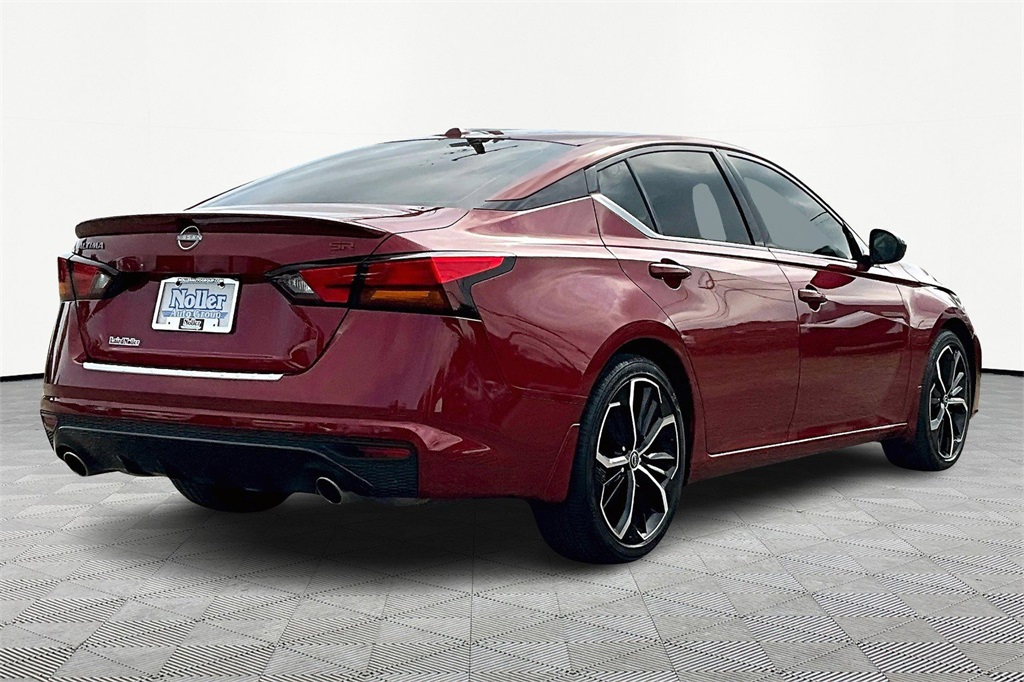 Used 2023 Nissan Altima SR with VIN 1N4BL4CV6PN407841 for sale in Kansas City