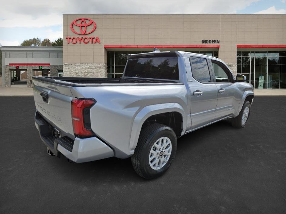 2025 Toyota Tacoma SR5 photo 5