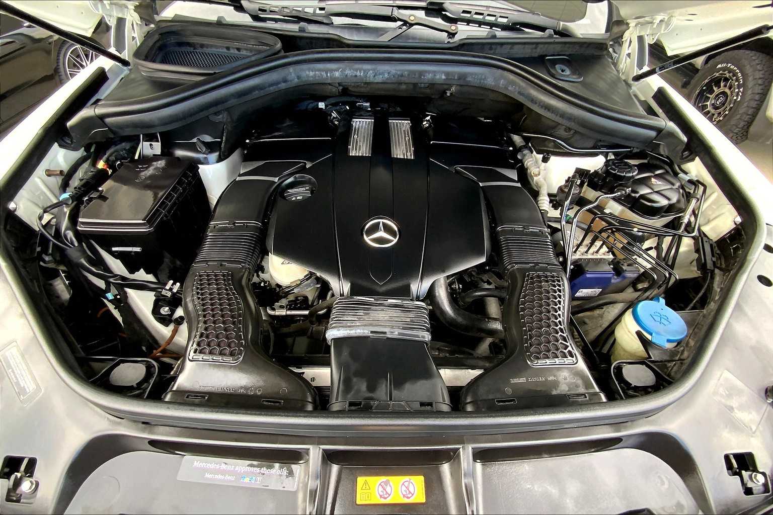 2017 Mercedes Benz GLS 450 4MATIC photo 25