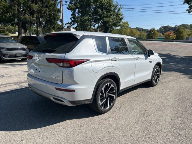 2023 Mitsubishi Outlander PHEV photo 3