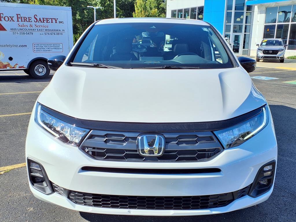 2026 Honda Odyssey photo 2