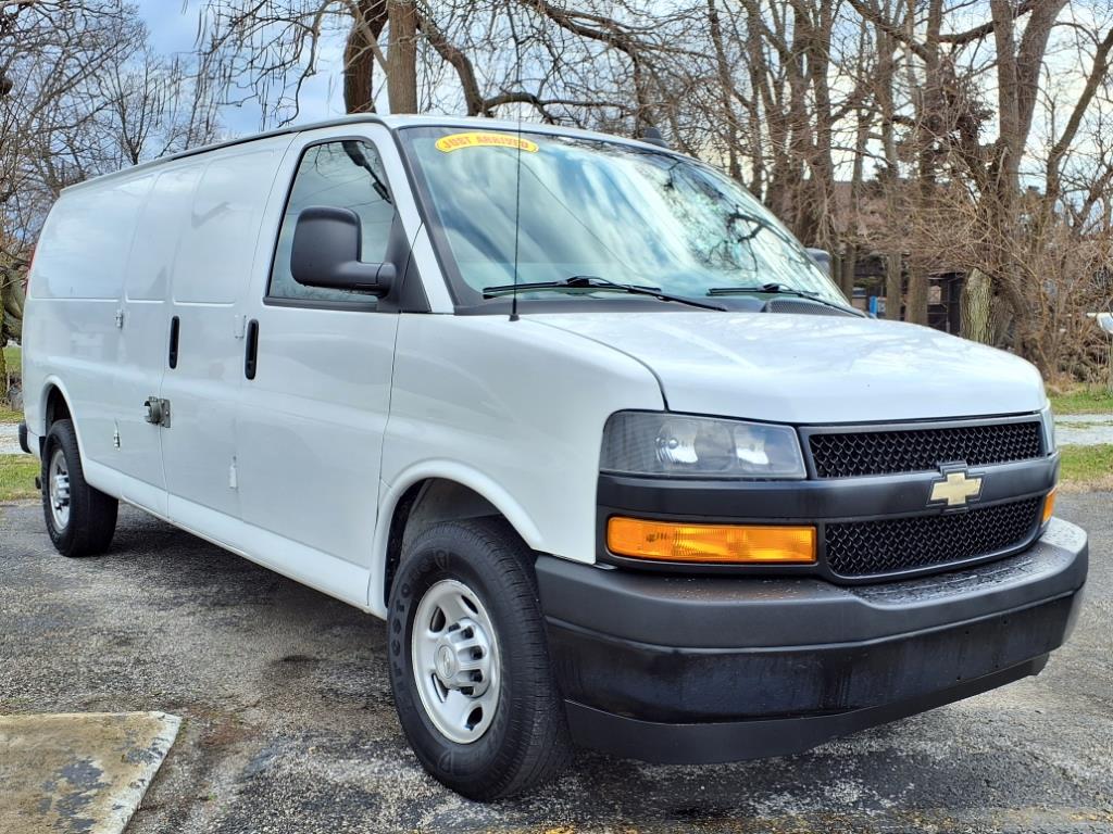 2019 Chevrolet Express Cargo 3500 photo 3