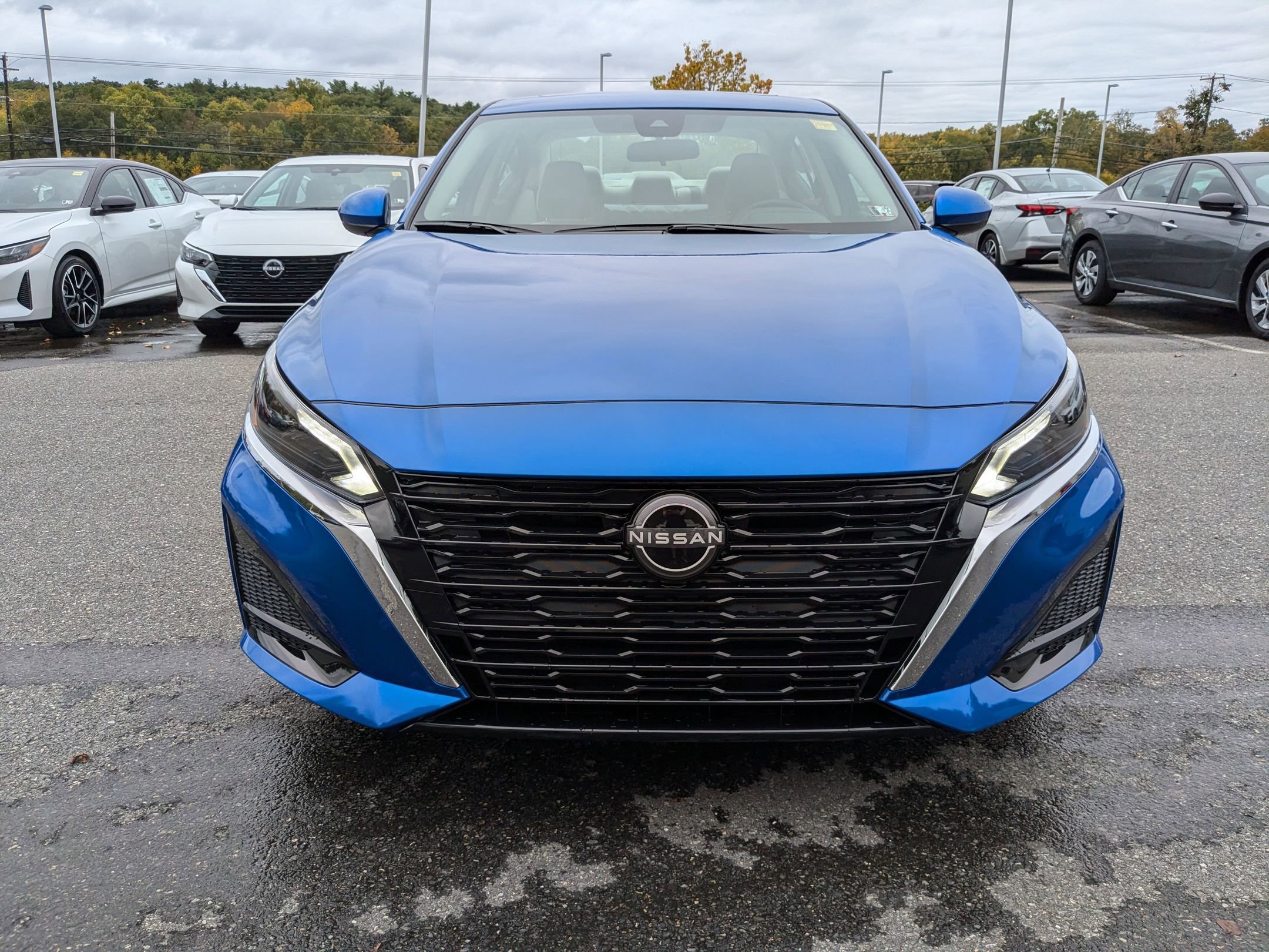 2025 Nissan Altima SV photo 2