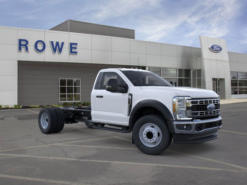2025 Ford F-600 Super Duty Chassis Cab XL's photo
