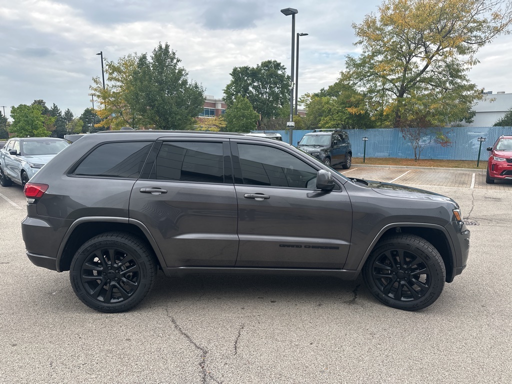 2020 Jeep Grand Cherokee Laredo photo 11