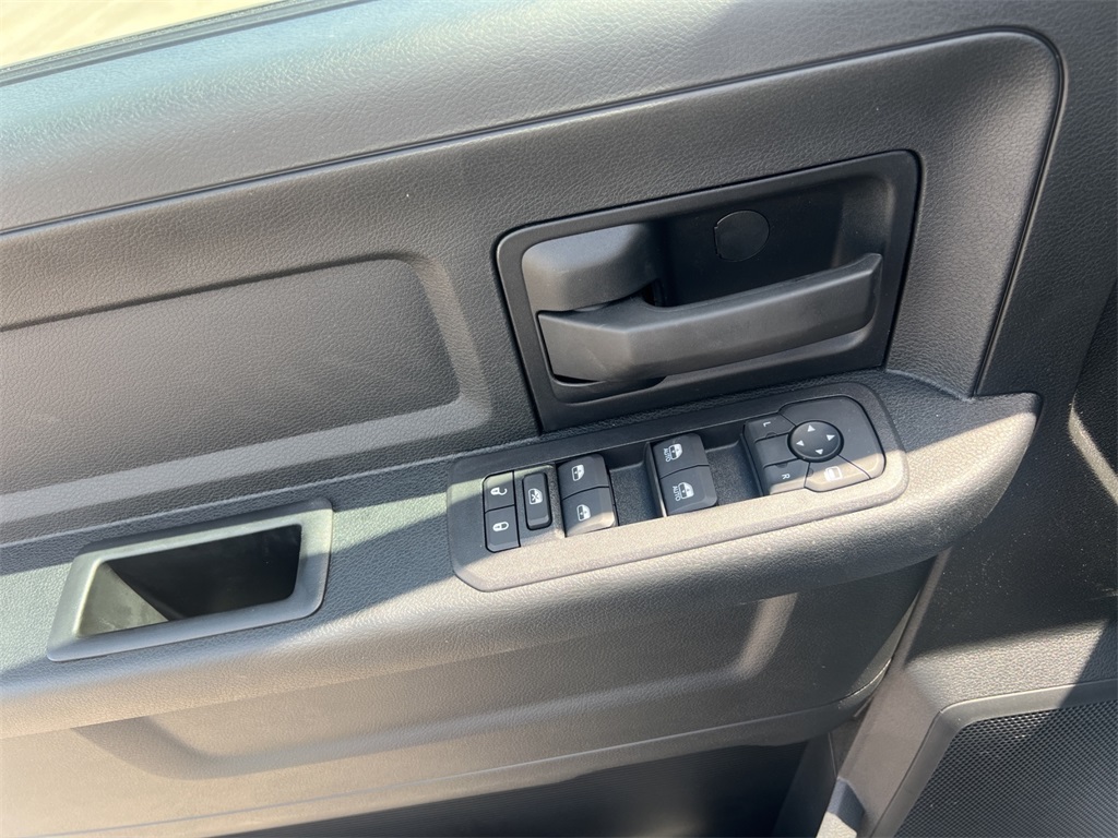 2025 Ram 2500 Tradesman photo 11