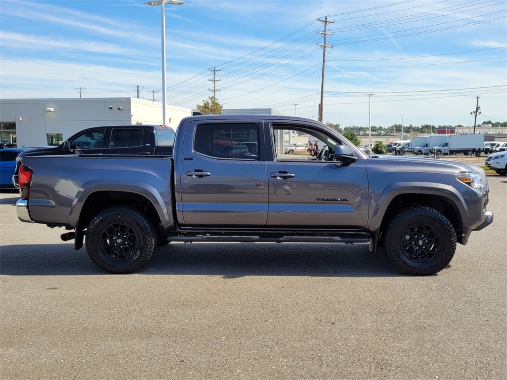 2022 Toyota Tacoma SR5 Double Cab V6 photo 2