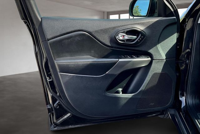 2020 Jeep Cherokee Limited photo 22