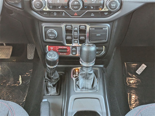 2025 Jeep Wrangler Rubicon photo 17