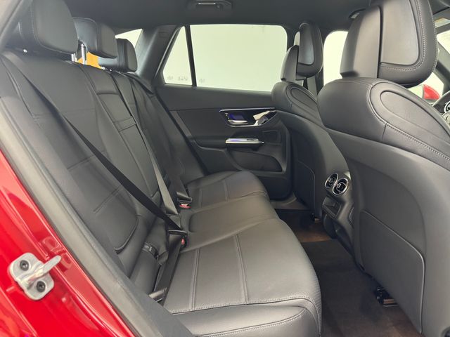 2025 Mercedes Benz GLC 300 photo 19