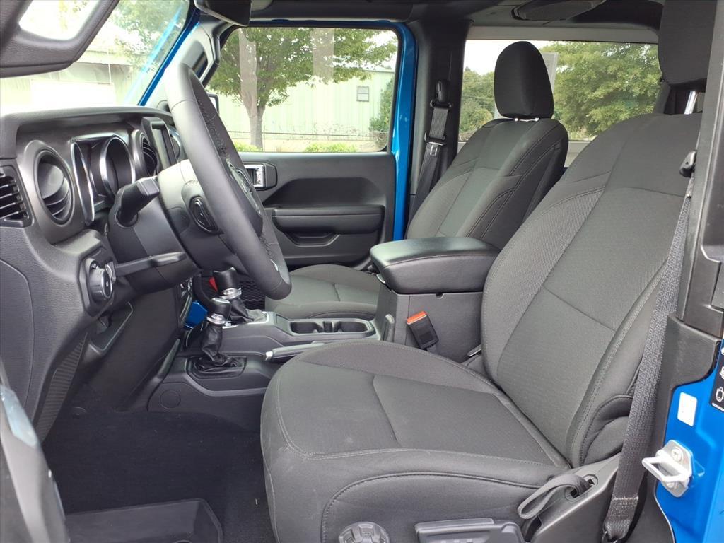 2023 Jeep Wrangler Sport S photo 4